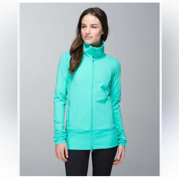 Beautiful Lululemon 3-piece Bundle. Size 6 - Picture 7 of 11